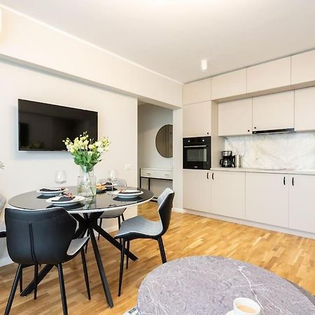 Sunny 2Br Flat - Top Location - Stunning Views Бухарест Екстер'єр фото